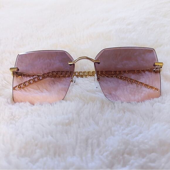 Skyla Light Purple Square Oversized Sunglasses - Picture 2 of 12